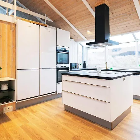Holiday home Five-bedroom In Lokken 6